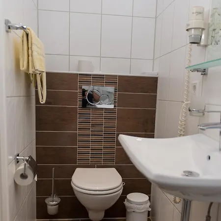 ホテル Ziegenbruch's Gastronomie 3*